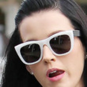 katy-perry-neon-sunglasses-qx5pnas1b0dc.jpg